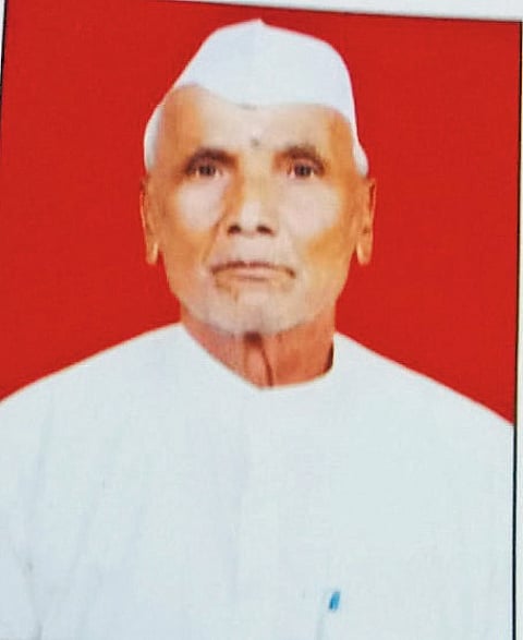 दोंदे सोसायटीच्या
अध्यक्षपदी शितोळे