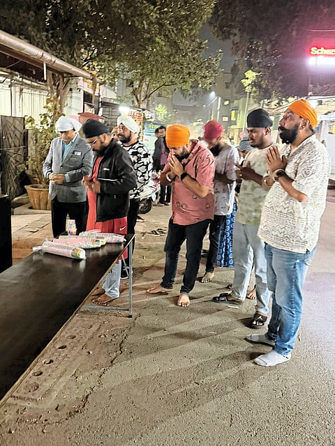 वीर बाल दिवसानिमित्त मोनी बाबा आश्रमात आदरांजली