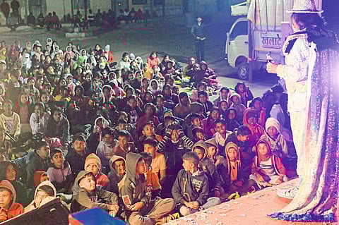 कांबळेश्वर येथे जादूचे प्रयोग