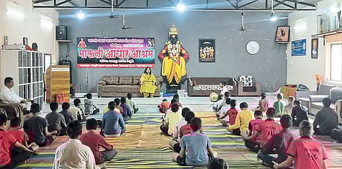 ध्यानधारणा, जीवनमूल्यांचे
माऊली अनाथाश्रमात मार्गदर्शन