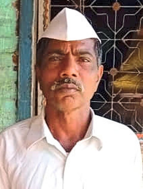 टोपल्या विक्रीतून आदिवासींना रोजगार