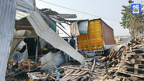 Container Crashes into Scrap Shop in Patas