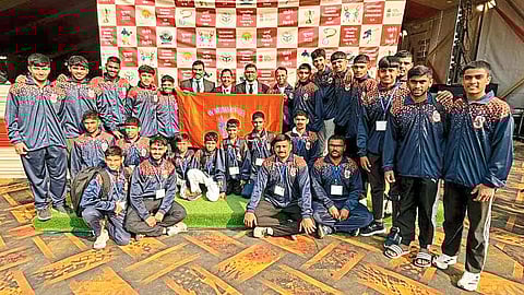 शालेय राष्ट्रीय कुराश स्पर्धेत
महाराष्ट्र संघ उपविजेता