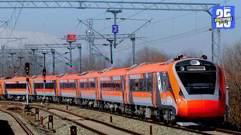 Vande Bharat Sleeper Train Route नवीन वर्षाच्या पहिल्याच दिवशी देशातील पहिल्या 'वंदे भारत स्लीपर ट्रेन'चा मार्ग झाला जाहीर!