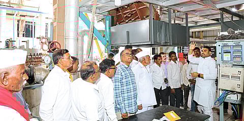 सोमेश्वरच्या सभासदांना कारखान्याची सफर