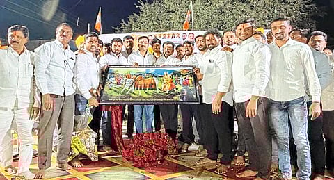 पानगाव येथे भाजपा युवा मोर्चाच्या वतीने नवनिर्वाचित पदाधिकाऱ्यांचा सन्मान