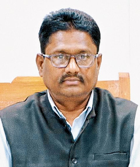 दहिवडी कॉलेजच्या प्राचार्यपदी डॉ. सुनील हेळकर