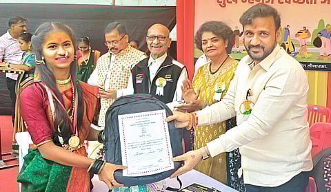 लोणावळा नगर परिषद शाळेचे स्नेहसंमेलन उत्साहात