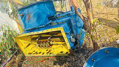 पाबळ ग्रामीण रुग्णालयाच्या आवारातील रोहित्र फोडले