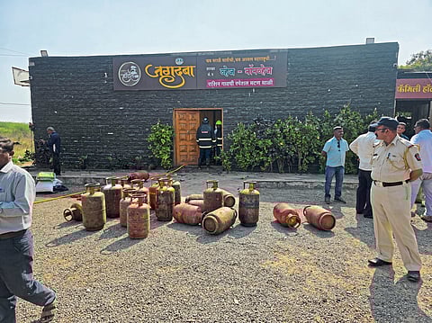 दौंडमधील हॉटेलमध्ये गॅस सिलेंडरचा स्फोट