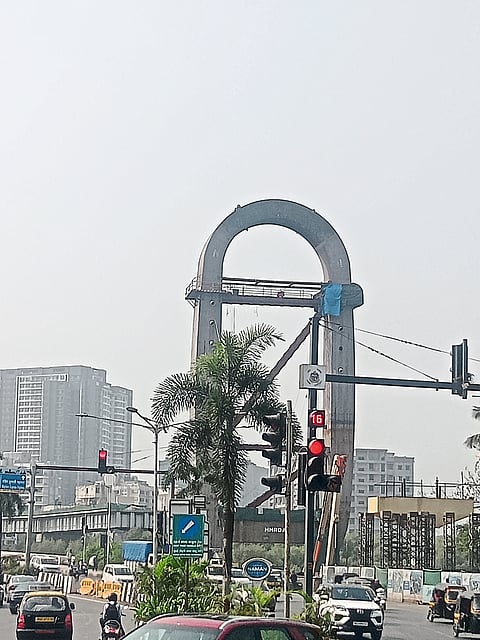 मेट्रो-२ मार्गिकेवर शून्य पुलाची उभारणी