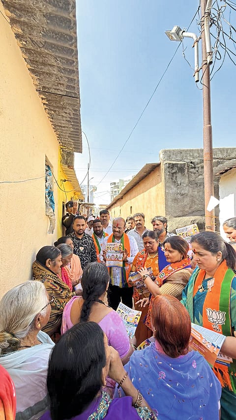 घराघरांतील, बचतगटांतील मतदारांशी संवाद