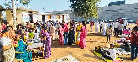 कामठवाडीत चिमुकल्यांचा आनंदबाजार