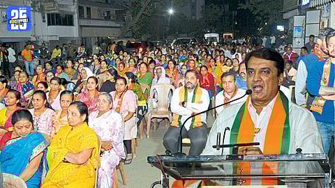 MP Dhananjay Mahadik addressing supporters at the Mahayuti victory resolve rally in Kolhapur.