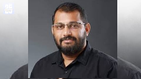 AAP state organiser Sandeep Desai addressing the media on corruption-free civic