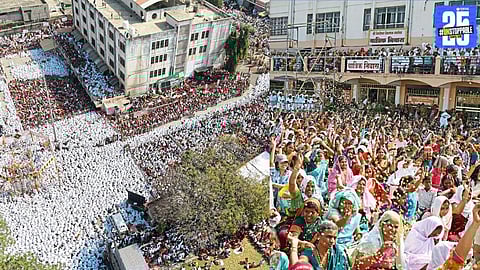 Cultural Grandeur Marks Yogdand and Kumbhar Community Wedding Ritual