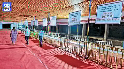 Chief Election Officer K. Manjulaxmi briefing officials about election preparedness in Kolhapur.