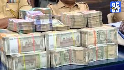 Khadan police personnel displaying seized cash recovered during a major operation in Akola.