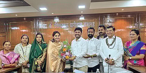 शिरूरमध्ये दोन्ही राष्ट्रवादीचा भाजपला दे धक्का