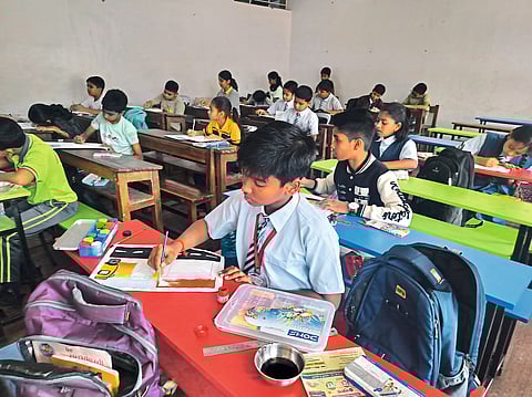 खारघरमध्ये कल्पनाशक्तीला रंगांची साथ