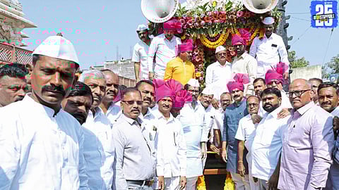 Shivendraraje Bhosale and Manoj Ghorpade attend.