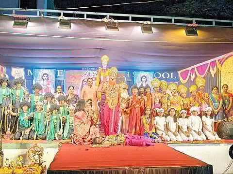 ‘भक्त प्रल्हाद’ नाट्याचे
बेल्ह्यातील शाळेत सादरीकरण