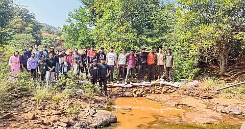 भेलके महाविद्यालयाचे
पालखुर्द येथे शिबिर