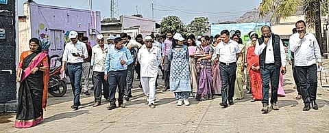 आडाचीवाडीत ‘बीडीओं’चा विकास पाहणी दौरा