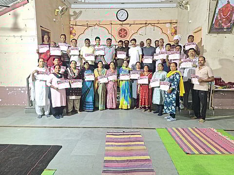 प्रत्येकाने योगाची ही सवय लावून स्वतःचे आरोग्य जपावे,” नगराध्यक्षा आवताडे