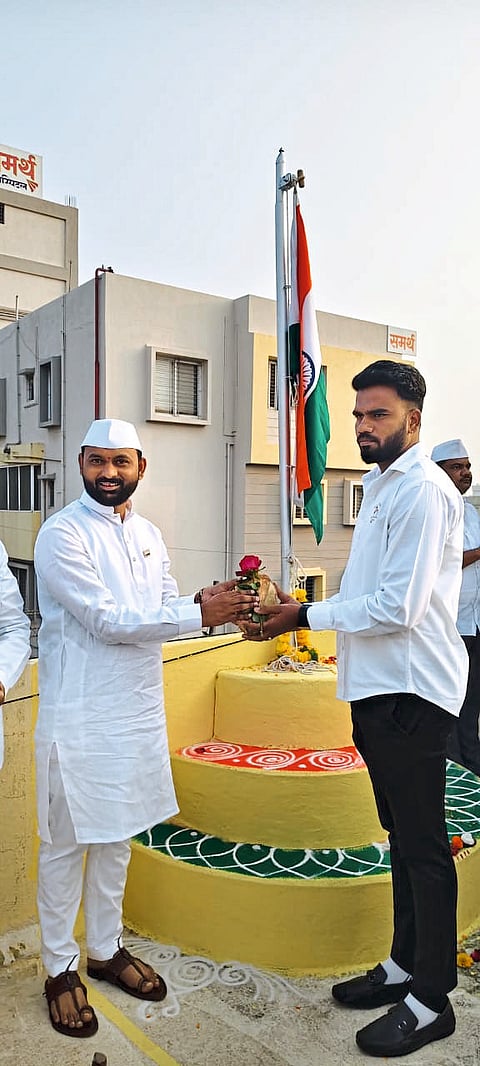 मलकापूर आग भिजवणाऱ्या युवकांचा सत्कार