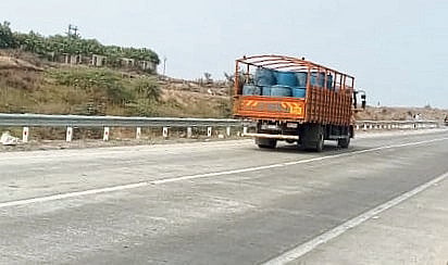 कुरकुंभ घाटात अखेर बसविले क्रॅश बॅरियर