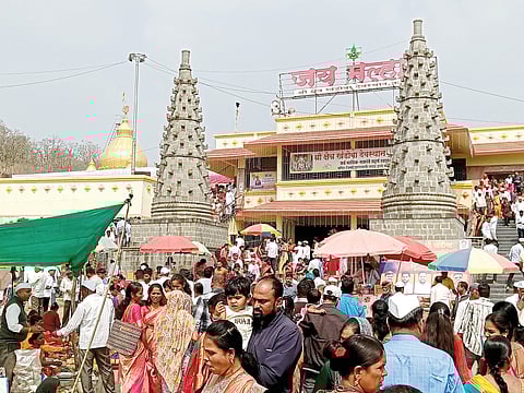 कडधेमध्ये खंडोबा देवाच्या दर्शनास गर्दी