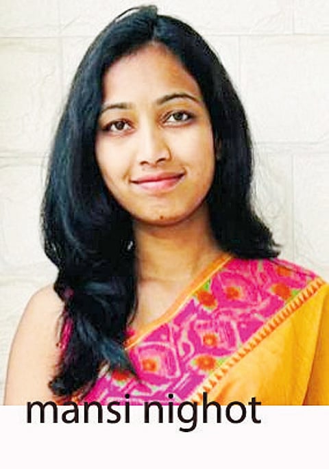 शेणाच्या पर्यावरणपूरक कलात्मक वस्तू सातासमुद्रापार