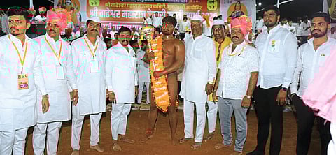 वाढेश्वर केसरीचा मानकरी अभिजित भोईर