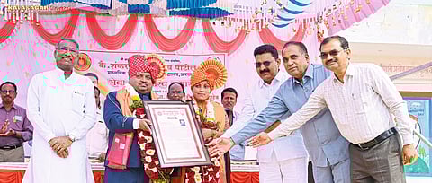 प्राचार्य चंद्रकांत ढोलेंना सेवापूर्ती कार्यक्रमात मिळाली संस्थेच्या सीईओ पदी नियुक्ती