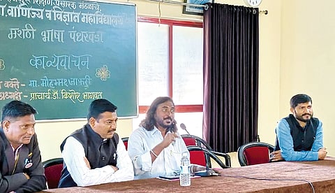 डेहणे येथील पंधरवड्यात
मराठी भाषेशी निगडित स्पर्धा