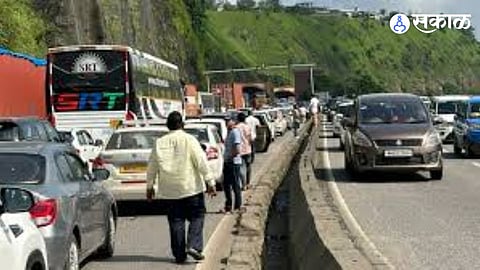 Pune Mumbai Expressway Traffic
