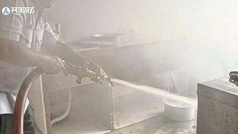 Major Accident Averted After Gas Leakage Fire in Solapur Housing Society