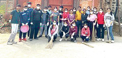 उरवडे येथे अरिहंत महाविद्यालयाचे श्रमसंस्कार शिबिर