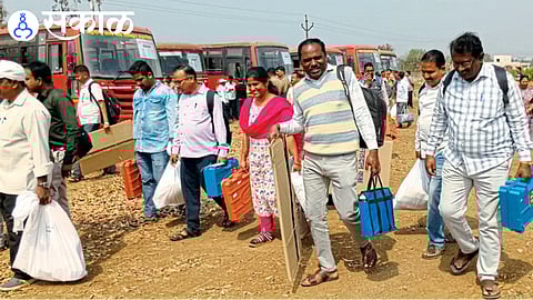 Political workers mobilizing Mumbai-based voters