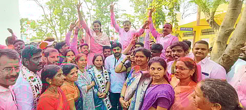 दुर्गाडे कुटुंबात २८ वर्षांचा सुवर्णयोग