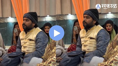 Pandit delivering a humorous yet thought-provoking message about respect in marriage during a wedding ceremony in the mandap.