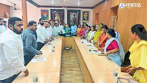 Rajesh Latkar as Opposition Leader.