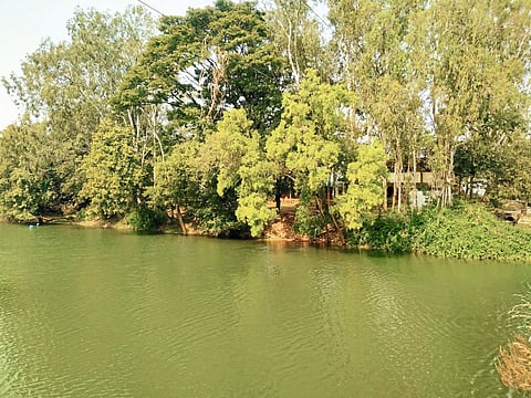 ढेबेवाडी मालदनला वांगनदीपात्राची शाळेकडे कूच