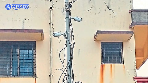 Non-functional CCTV cameras