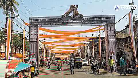 Grand preparations underway in Satara for Shiv Jayanti shahi miravnuk featuring elephants, horses and Mahakal bands.