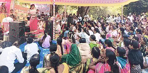 ढेबेवाडी श्री वाल्मिकी यात्रेकरूंवर भारुडाचे गारूड