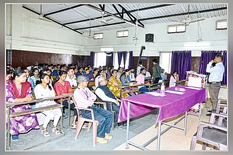 आळे येथील महाविद्यालयात जैवविविधता कार्यशाळा