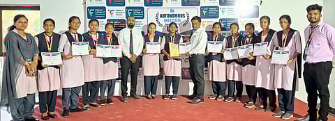 सांगोला फॅबटेक पाॅलिटेक्निक व्हॉलीबॉल स्पर्धेत विजयी