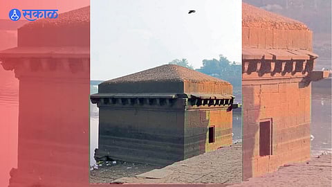 Artists capture the scenic beauty of Panchganga Ghat